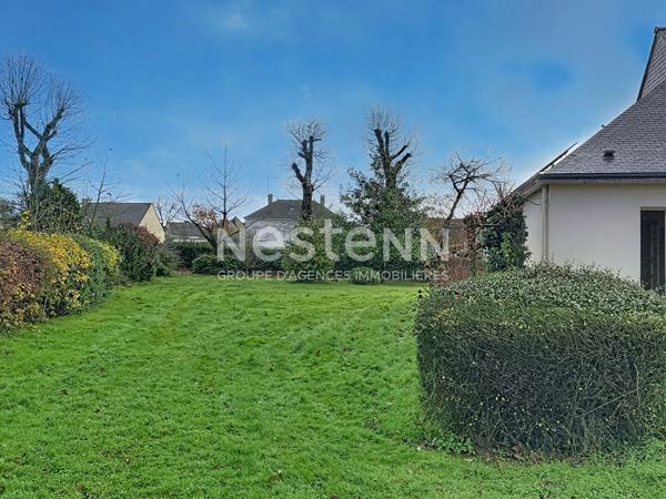 Maison familiale avec 1850m² de terrain à vendre à proximité du centre de Noyal-Muzillac