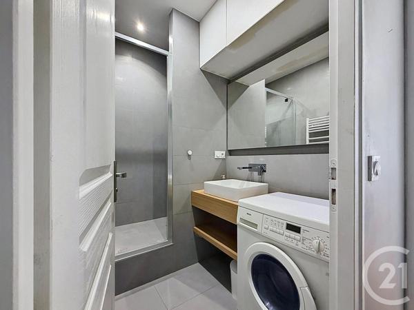 Appartement F3 à vendre  3 pièces - 62,22 m 2   PARIS  - 75018