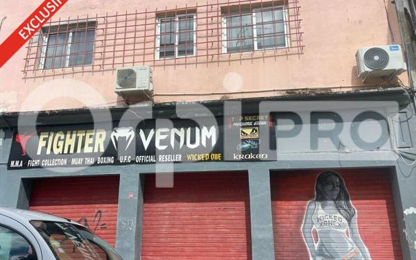 Immeuble à vendre    1 pièce •  Pointe-à-Pitre