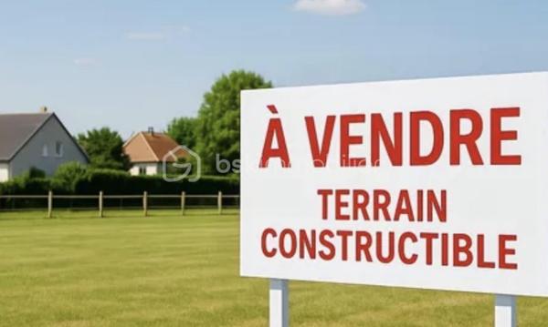 Terrain constructible – Le Mans – 350 m² - proche Pôle santé sud

Au Mans, découvrez ce terrain constructible de 350 m², idéal pour concrétiser votre projet immobilier.
Libre de tout constructeur 

* Terrain non viabilisé
* Réseaux eau, électricité et tout-à-l’égout présents dans la rue
* Belle possibilité de construction dans un secteur pratique et recherché

Un projet de maison a déjà été imaginé avec un constructeur :
maison d’environ 60 m² d’emprise au sol sur deux niveaux.
Présentation du projet et estimation chiffrée disponibles sur demande.

Pour plus d’informations ou organiser une visite, contactez-moi.