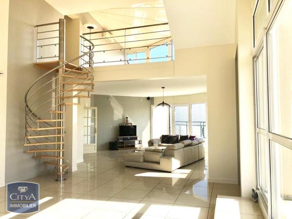 Location appartement Bourges (18000) 5 pièces 246.07m²