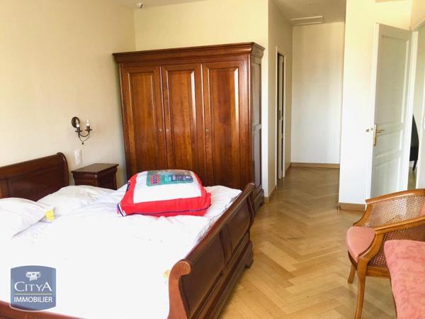 Location appartement Bourges (18000) 5 pièces 246.07m²