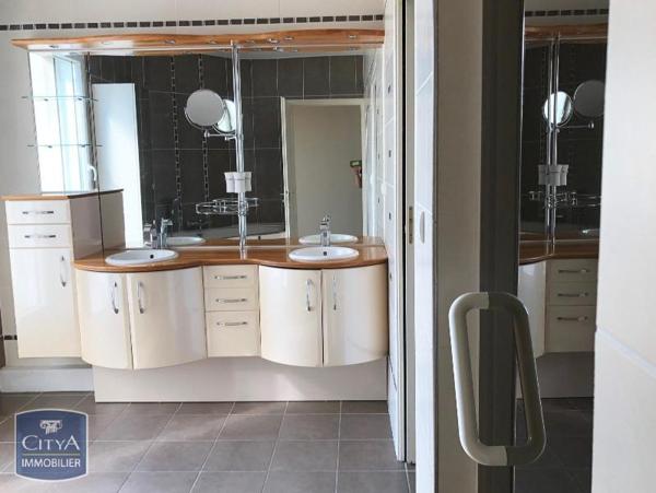 Location appartement Bourges (18000) 5 pièces 246.07m²