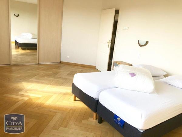 Location appartement Bourges (18000) 5 pièces 246.07m²