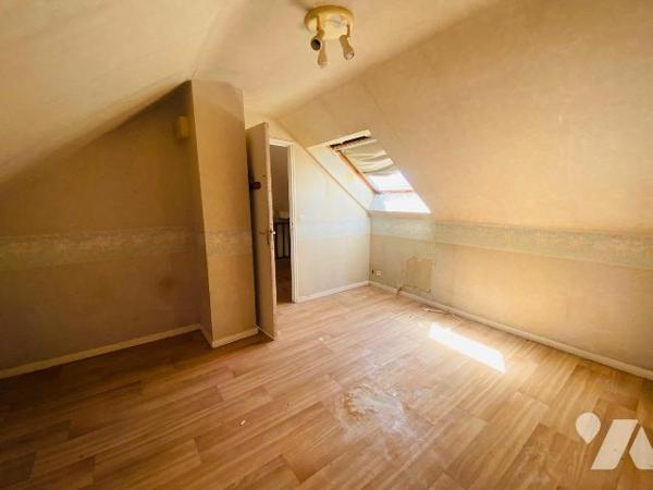 Maison individuelle 6 pièces avec beau potentiel – 125 000 €
