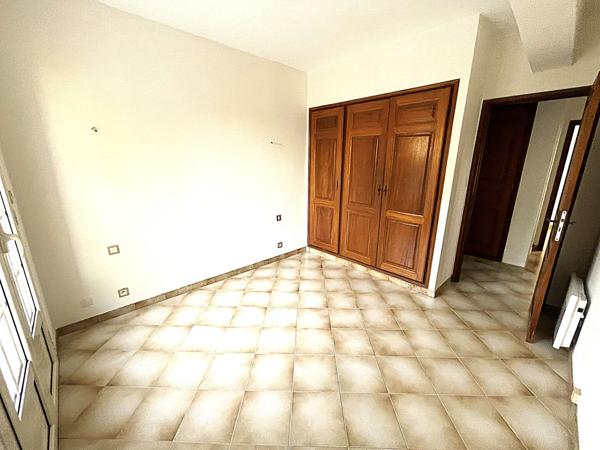 LOCATION d'un appartement F6 (135 m²) à BORGO