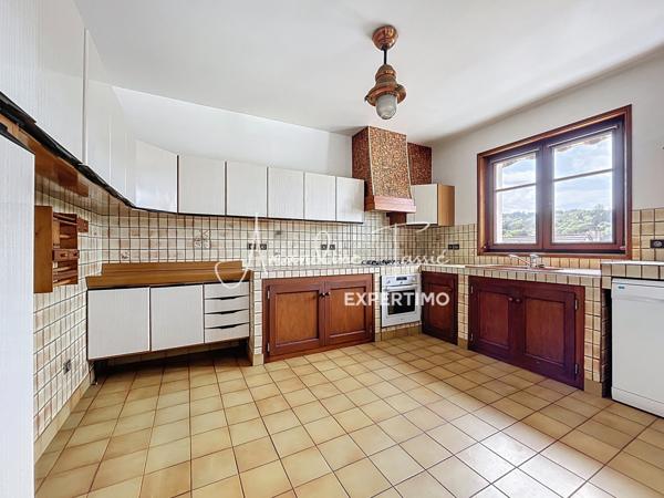 Saint-Jean-du-Bruel (12230) Maison familiale de 162,8 m² habitables à Saint-Jean-du-Bruel