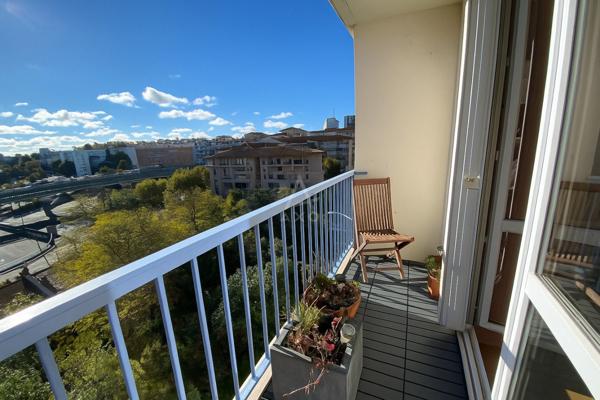 Superbe T2 traversant de 50m² avec vue imprenable sur Toulouse