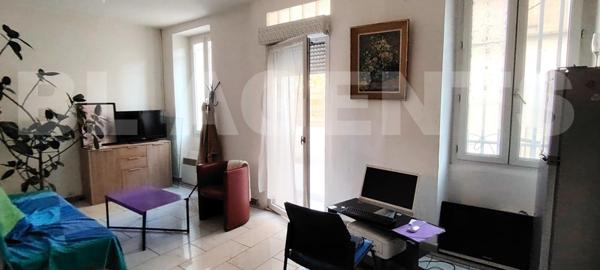 Appartement 3 pièces avec grande terrasse proche Castellane
