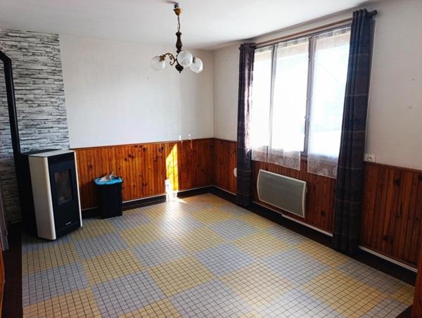 Maison 4 pièces – 82 m² – 3 chambres – Garages, atelier – Fort potentiel