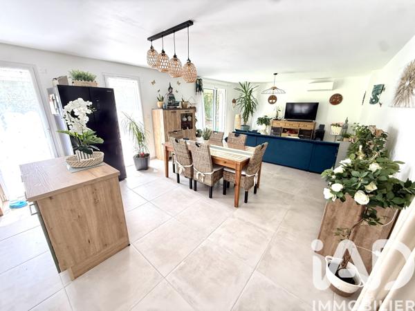 Maison à vendre 16 pièces 276 m² Malataverne