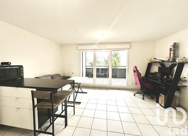 Appartement 2 pièces de 42 m² à Vénissieux (69200)