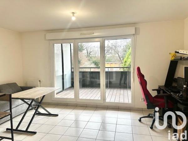 Appartement 2 pièces de 42 m² à Vénissieux (69200)
