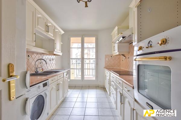 Maisons-laffitte - 5 pièce(s) - 106 m² - hyper centre - face cinéma - ascenseur €699 000 ** - Référence 4467-cpy-cpy-cpy