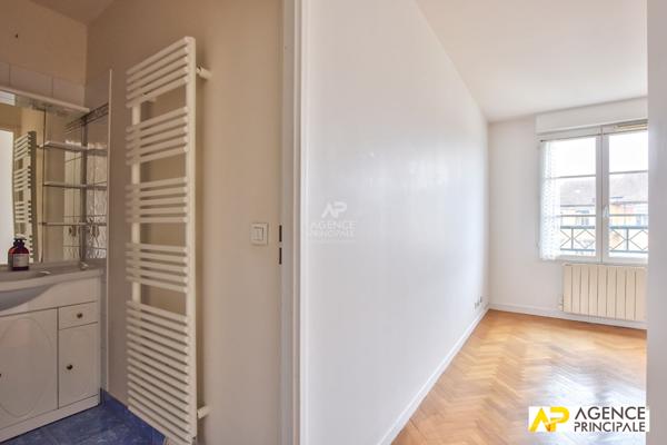 Maisons-laffitte - 5 pièce(s) - 106 m² - hyper centre - face cinéma - ascenseur €699 000 ** - Référence 4467-cpy-cpy-cpy