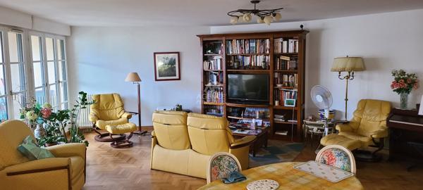 Maisons-laffitte - 5 pièce(s) - 106 m² - hyper centre - face cinéma - ascenseur €699 000 ** - Référence 4467-cpy-cpy-cpy