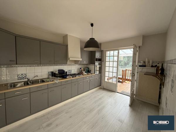 INVESTISSEMENT - IMMEUBLE MIXTE - COMMERCE + HABITATION