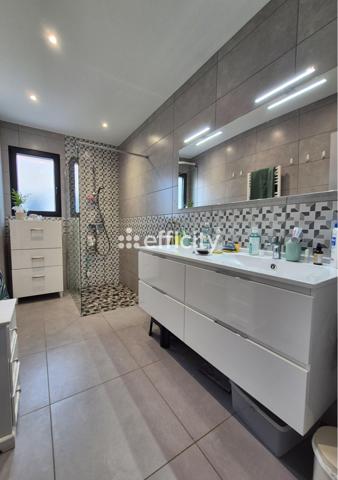 Maison 5 pièces - 110 m² Exclusivité efficity