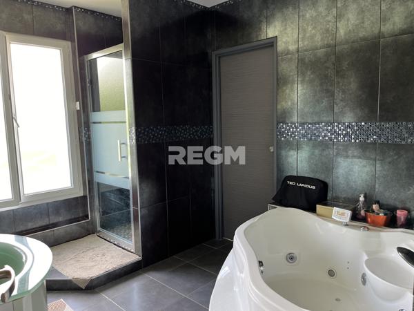 Milly-la-Forêt (91490) Maison familiale de 215 m² dont un appartement proche Barbizon et Milly la forêt