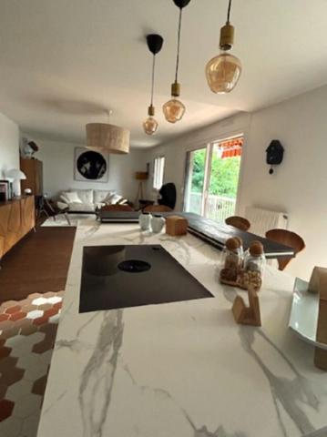 A VENDRE Exceptionnel - Exclusivité, grand Appartement T4 - T5  à Tassin La Demi Lune  limite Point du jour