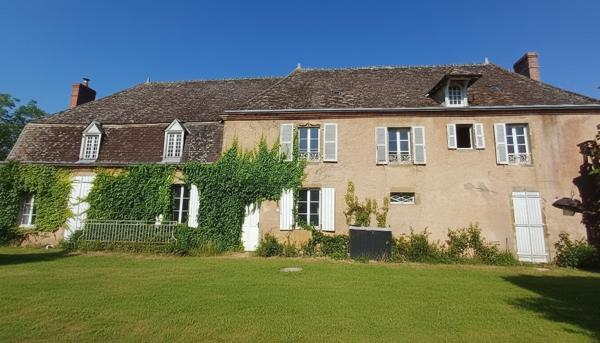 Maison de maitre à Cluis 8 pièce(s) 294 m2
