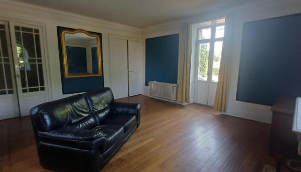 Maison de maitre à Cluis 8 pièce(s) 294 m2