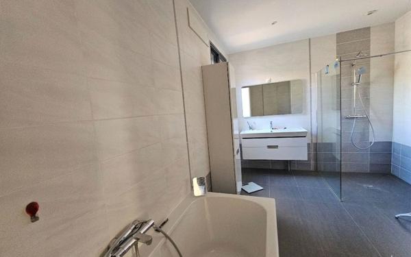 Maison à vendre    6 pièces • 240,75 m2 Toulouse