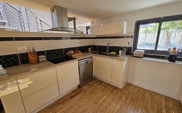 Maison à vendre    6 pièces • 240,75 m2 Toulouse