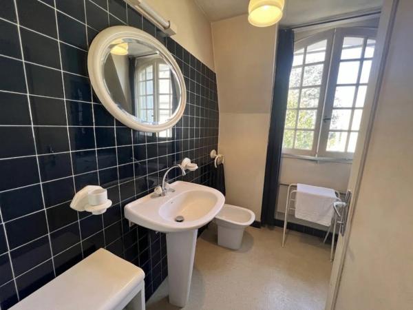 CHÂTELLERAULT – Maison familiale 152 m² – 5 chambres – Vie de plain-pied – Terrain 1 000 m²