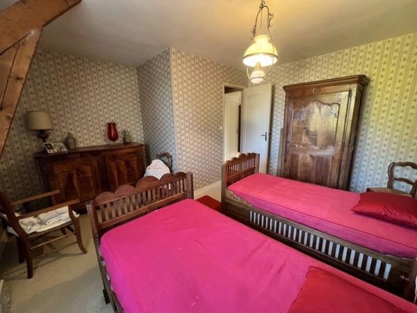 CHÂTELLERAULT – Maison familiale 152 m² – 5 chambres – Vie de plain-pied – Terrain 1 000 m²