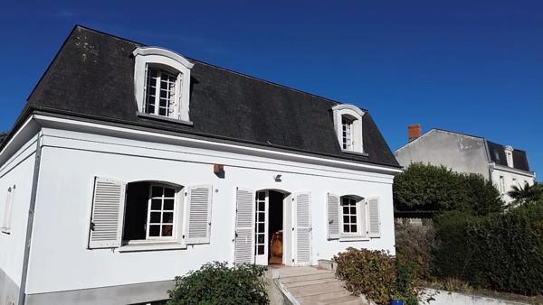 CHÂTELLERAULT – Maison familiale 152 m² – 5 chambres – Vie de plain-pied – Terrain 1 000 m²