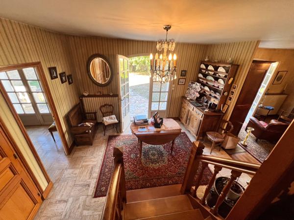 CHÂTELLERAULT – Maison familiale 152 m² – 5 chambres – Vie de plain-pied – Terrain 1 000 m²