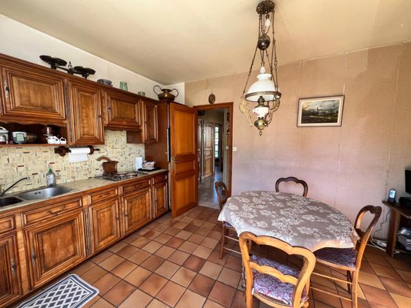 CHÂTELLERAULT – Maison familiale 152 m² – 5 chambres – Vie de plain-pied – Terrain 1 000 m²