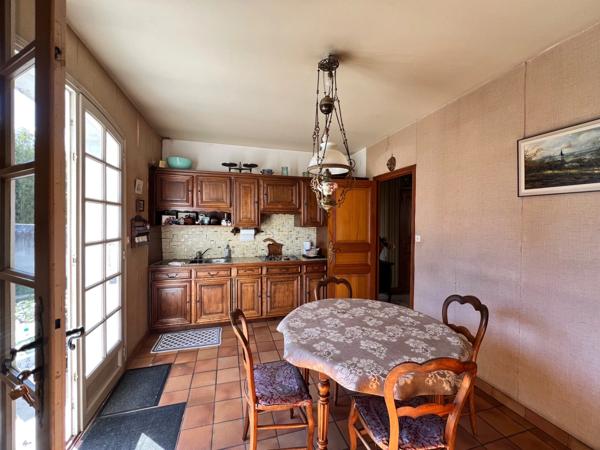 CHÂTELLERAULT – Maison familiale 152 m² – 5 chambres – Vie de plain-pied – Terrain 1 000 m²