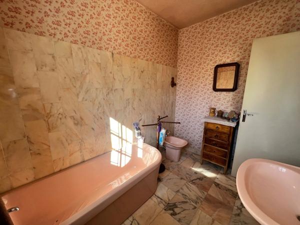 CHÂTELLERAULT – Maison familiale 152 m² – 5 chambres – Vie de plain-pied – Terrain 1 000 m²