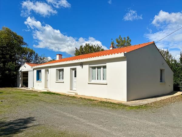 Ensemble immobilier - 1 maison + 1 longère à rénover + dépendances