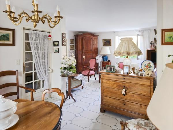 Maison de ville à fort potentiel