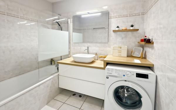 Appartement à vendre    3 pièces • 65,51 m2 Bourg-lès-Valence