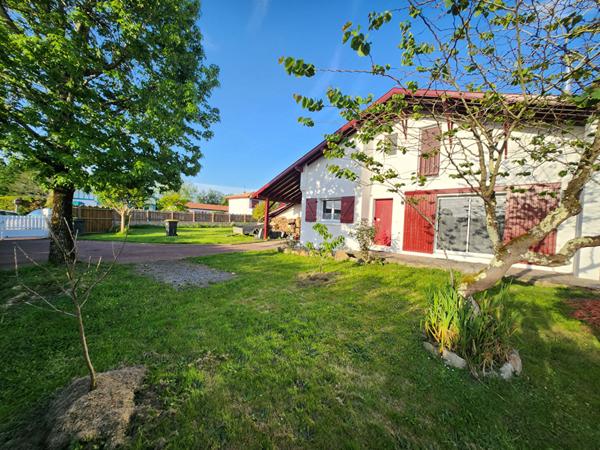 Urt - Vente Maison - rénovée - Commerces à pied