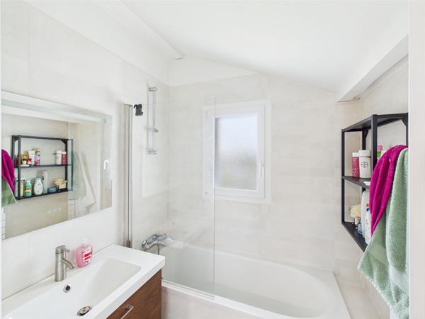 Urt - Vente Maison - rénovée - Commerces à pied