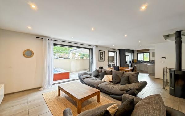 Maison à vendre    6 pièces • 153,68 m2 Septèmes-les-Vallons