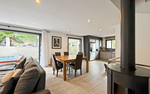 Maison à vendre    6 pièces • 153,68 m2 Septèmes-les-Vallons