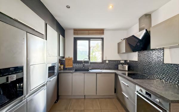 Maison à vendre    6 pièces • 153,68 m2 Septèmes-les-Vallons