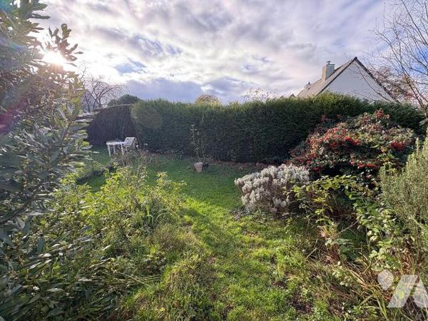 Maison à Vendre à Bourgbarré (35230), emplacement idéal à proximité immédiate d'un arrêt de bus...