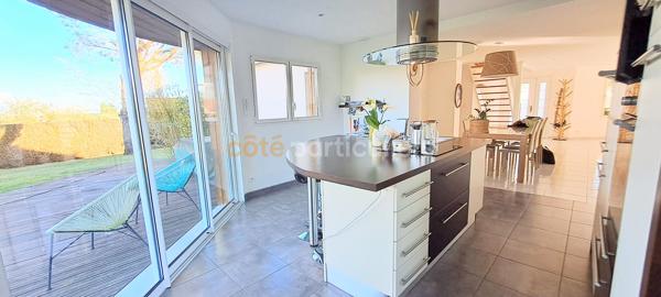 Vente
                Maison174 m² - 6 Pièces -
                    SEVREMOINE (49660)