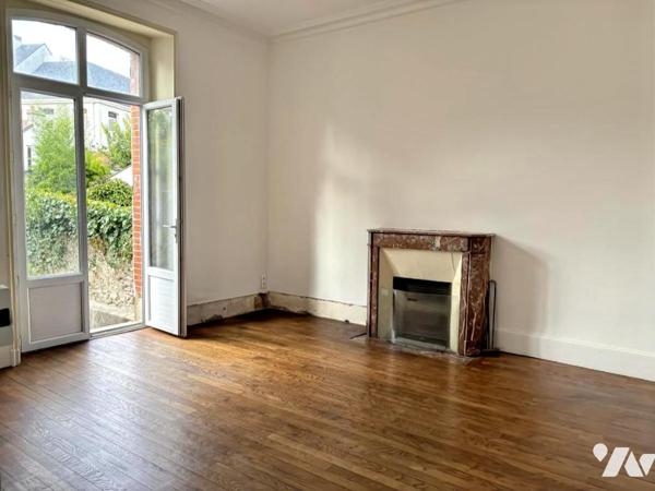 NANTES – SAINT-FÉLIX Hôtel particulier de 145,22 m² habitables sur terrain de 167 m². garage