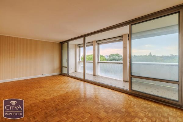 Appartement à vendre 4 pièces 77m² Bron (69500)