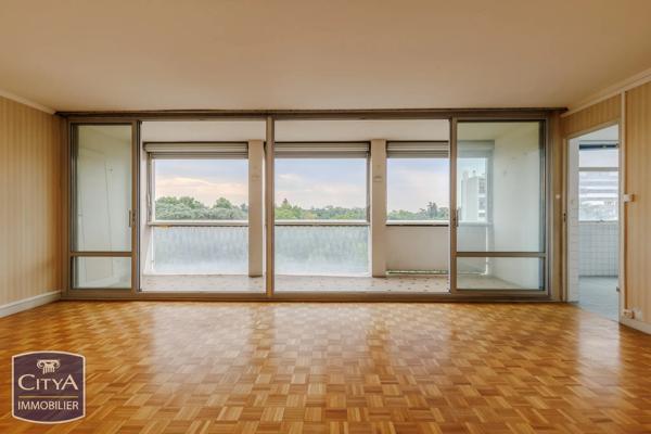 Appartement à vendre 4 pièces 77m² Bron (69500)