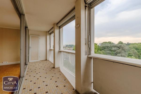 Appartement à vendre 4 pièces 77m² Bron (69500)