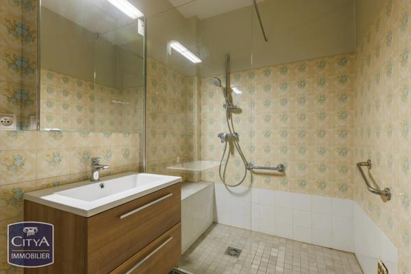 Appartement à vendre 4 pièces 77m² Bron (69500)